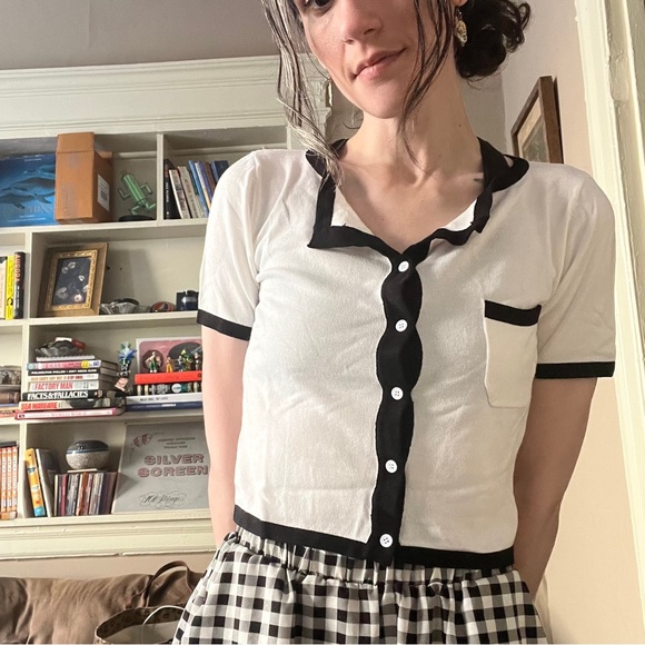 dazy • white & black short sleeve button-up cropped top with front pocket - Picture 13 of 14